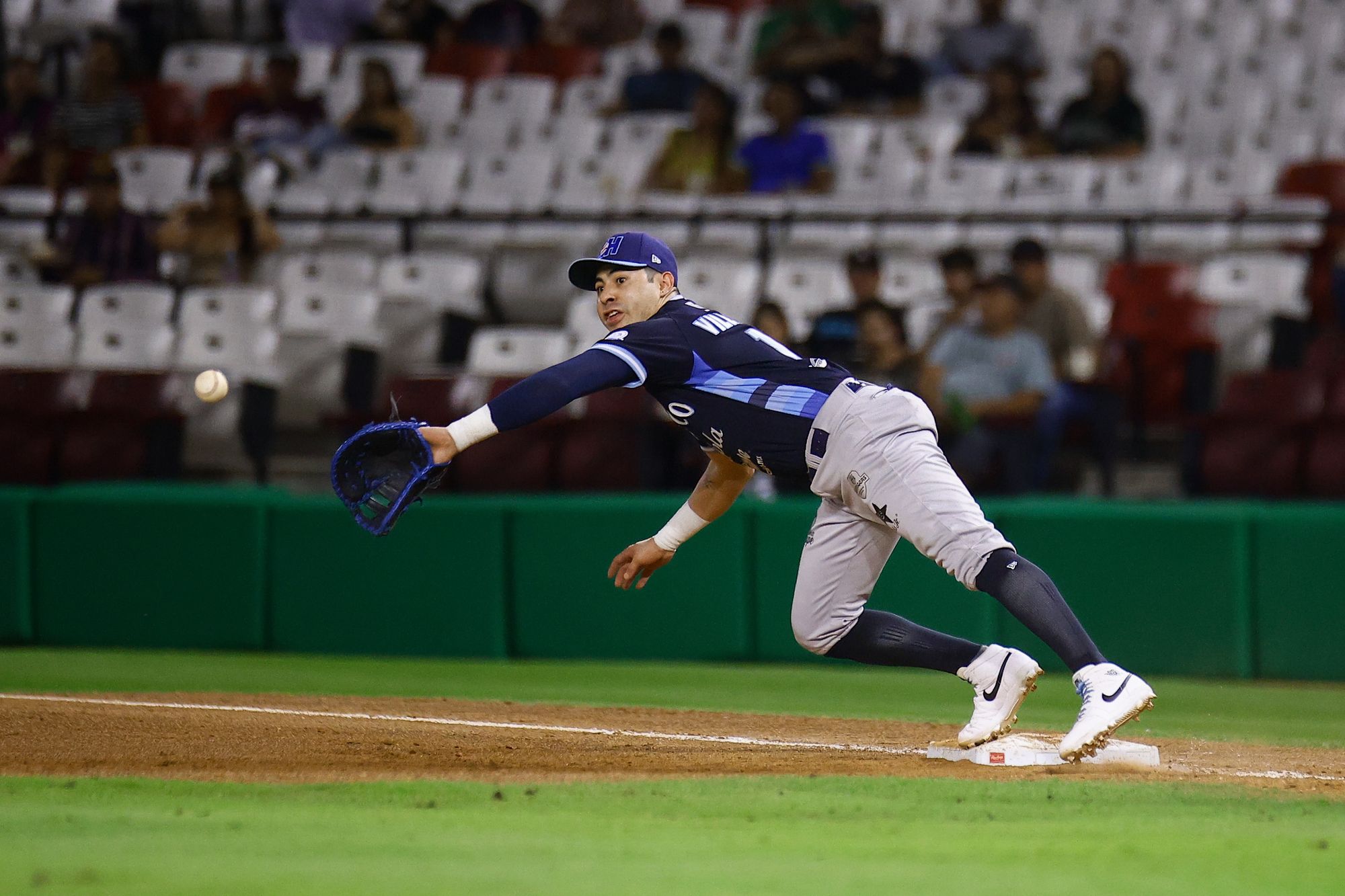 Cae Charros en inicio de serie en Culiacán