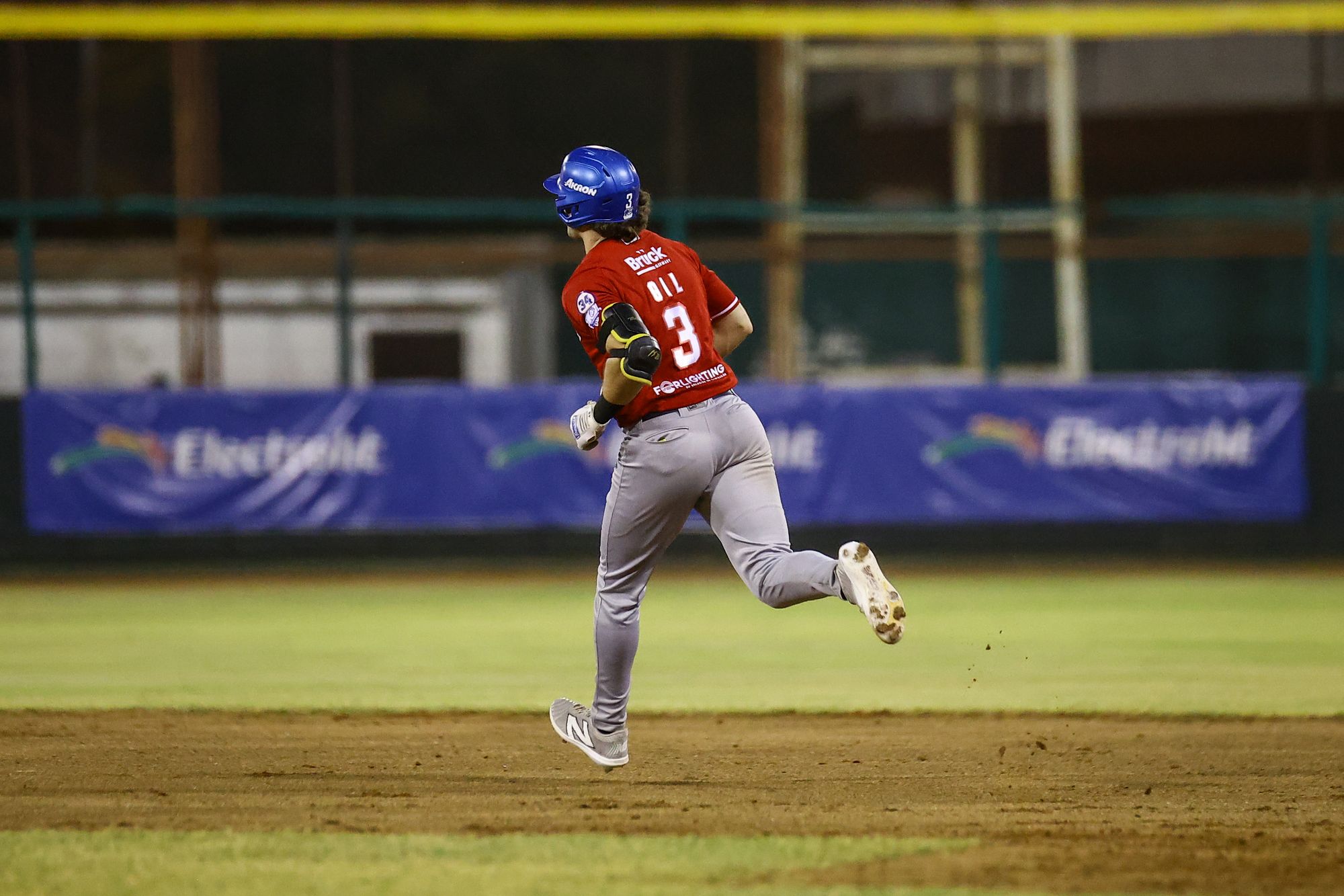 Carga Mateo con ofensiva de Charros y amarra serie en Navojoa