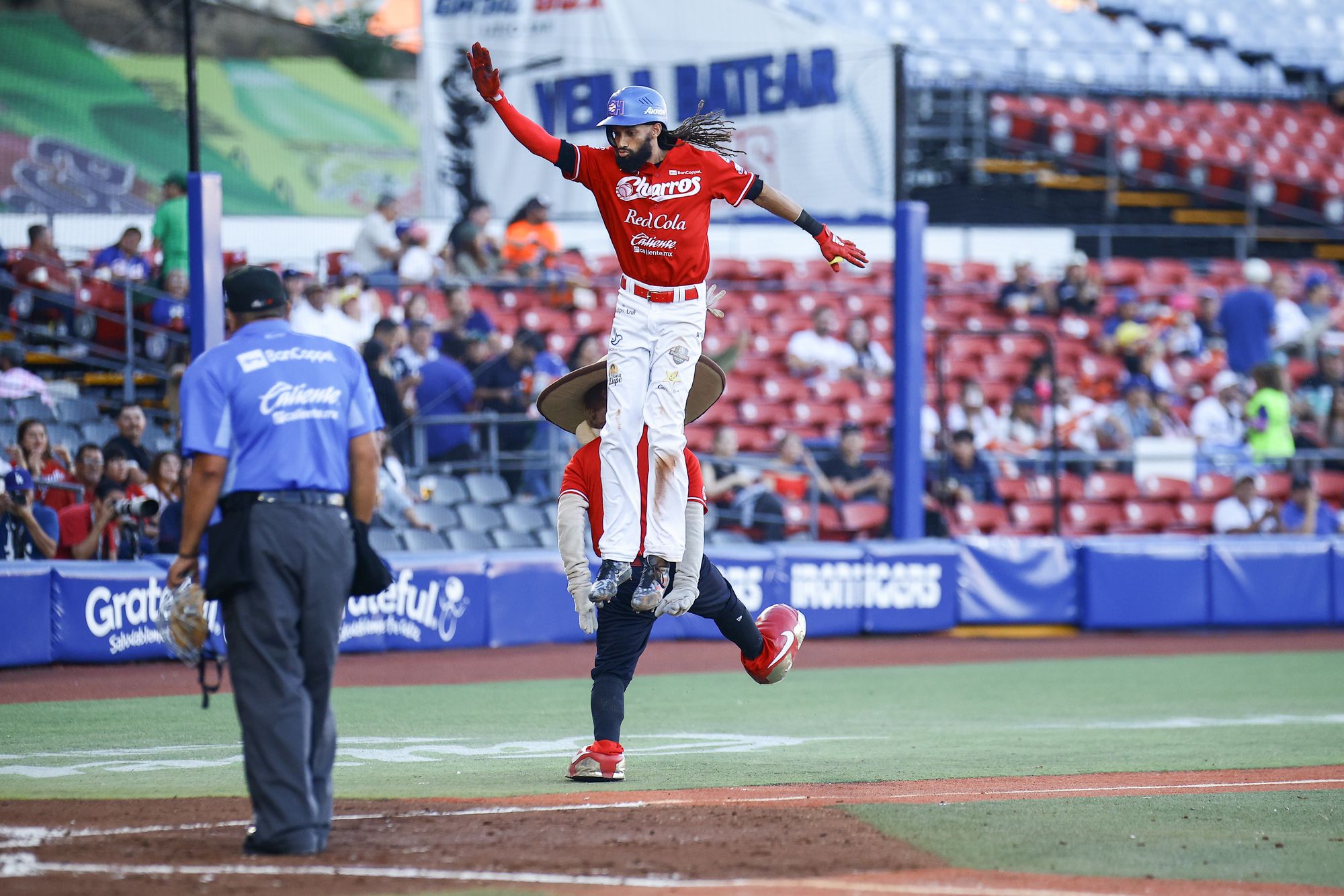 Explota Jalisco a la ofensiva en el tercero vs. Mexicali