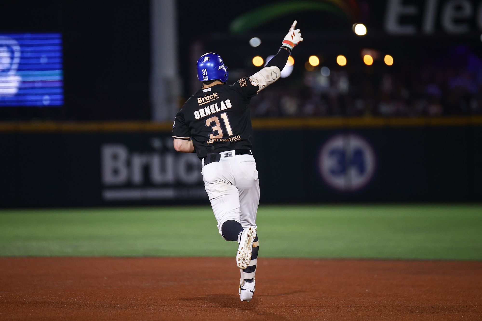 Vence Jalisco a Naranjeros y aventaja en la Semifinal