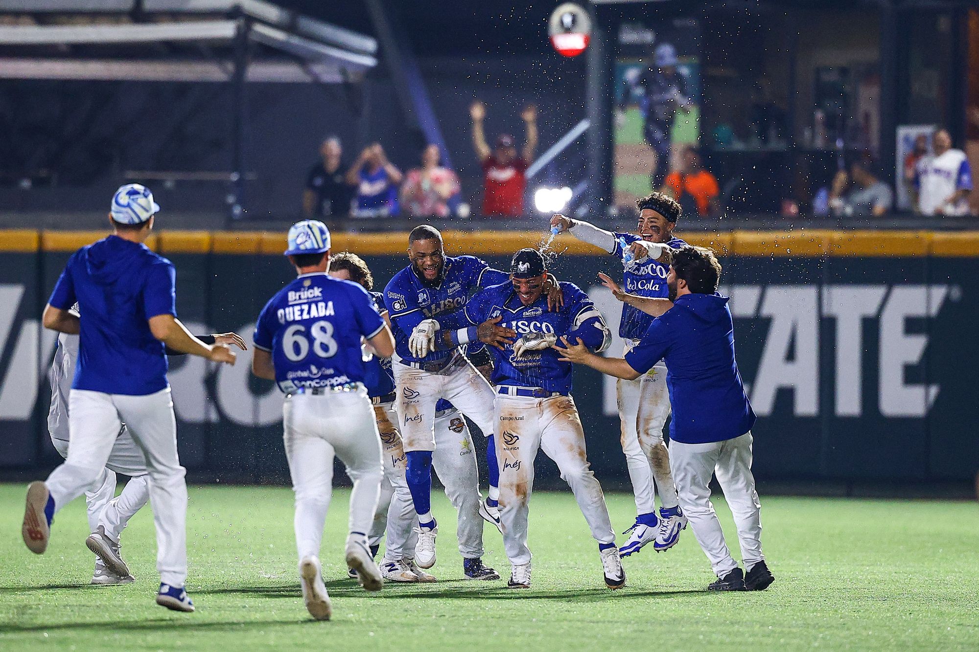 ¡La noche de Díaz! Walk off, emoción y despedida en Zapopan