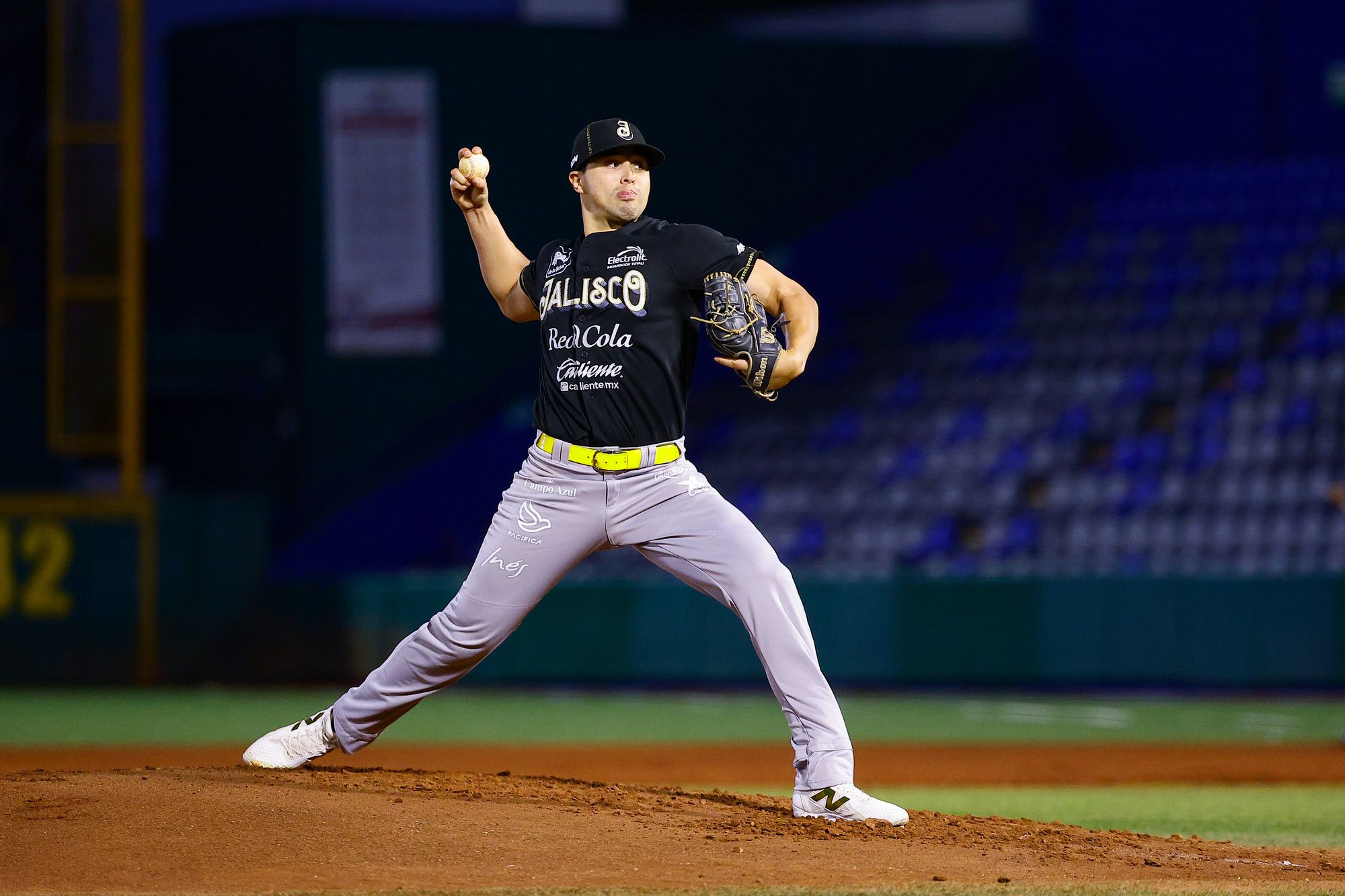 Blanquea Charros y amarra serie frente a Rieleros