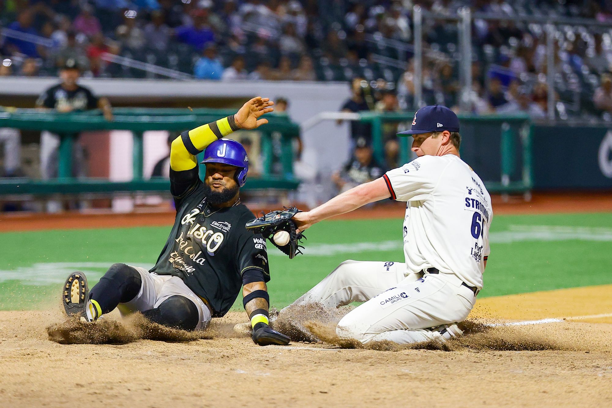 Se esfuma victoria para Charros en el último suspiro