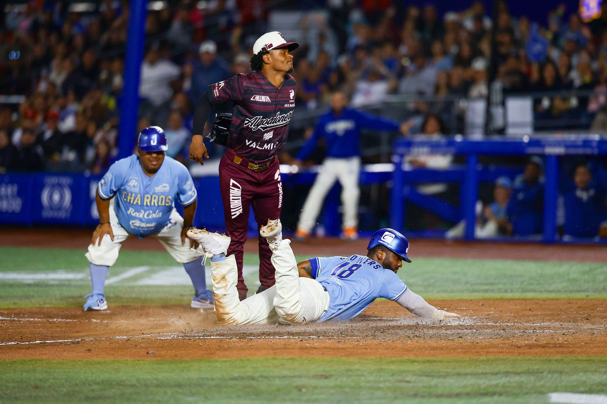 Vibrante remontada de Charros y aventaja sobre Laguna