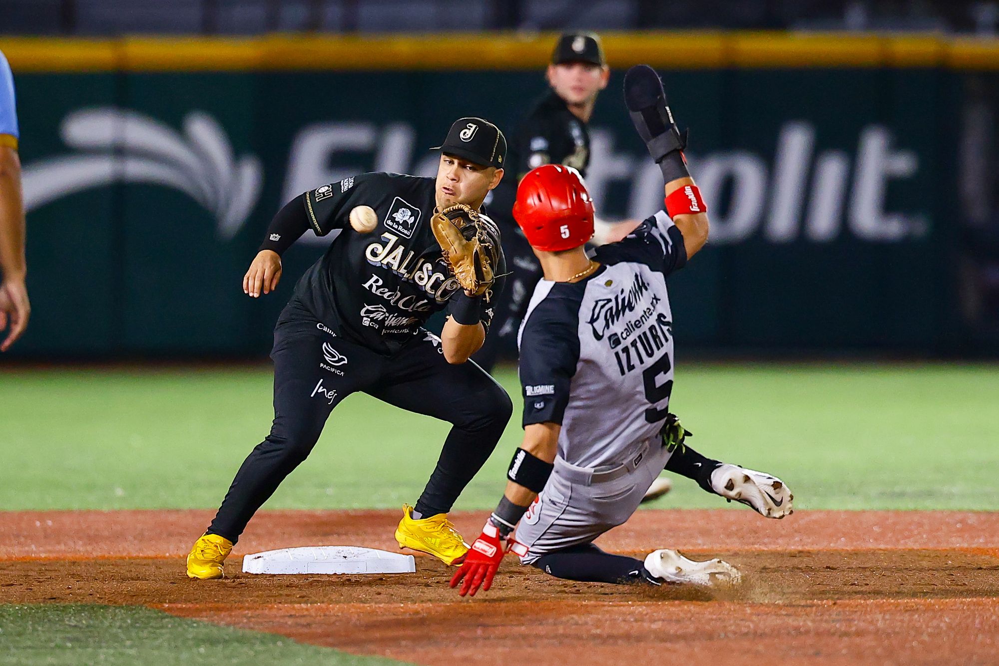 Charros derrota a Caliente y amarra la serie ante Durango
