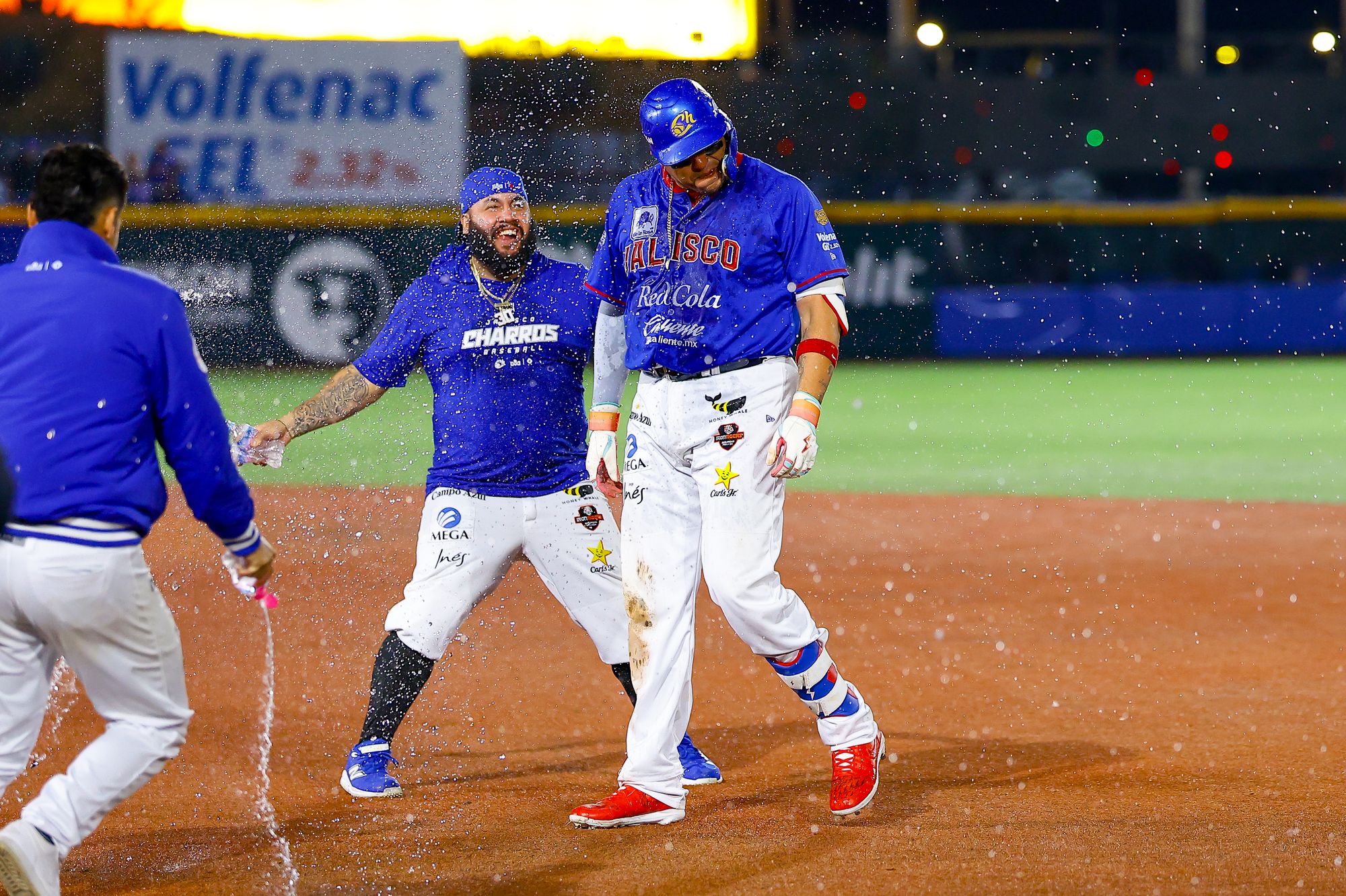 Charros deja en el terreno a Naranjeros y asegura la serie