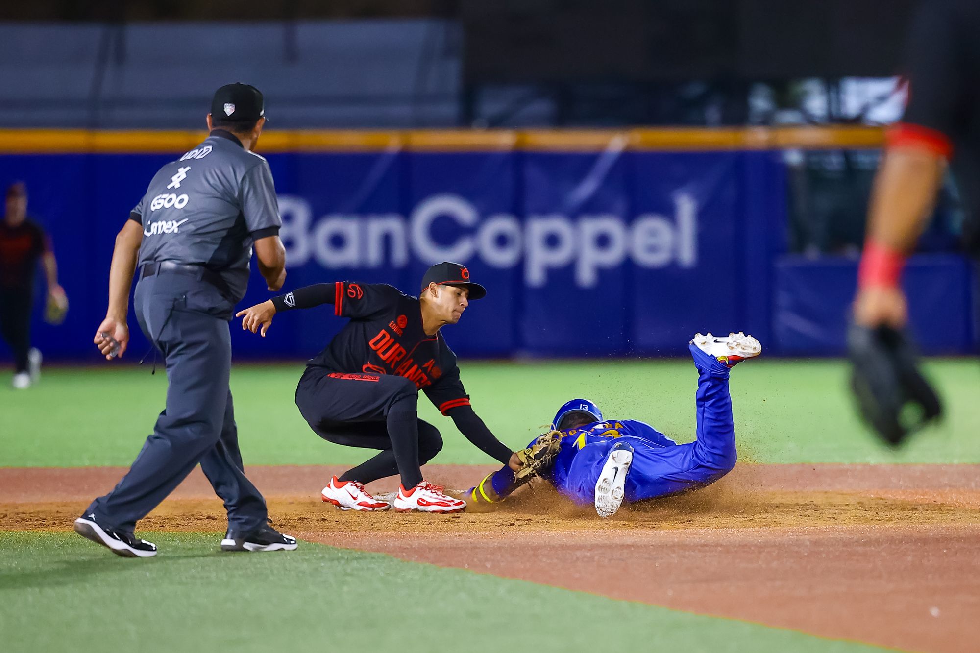 Ataque tardío de Durango empareja la serie en Zapopan
