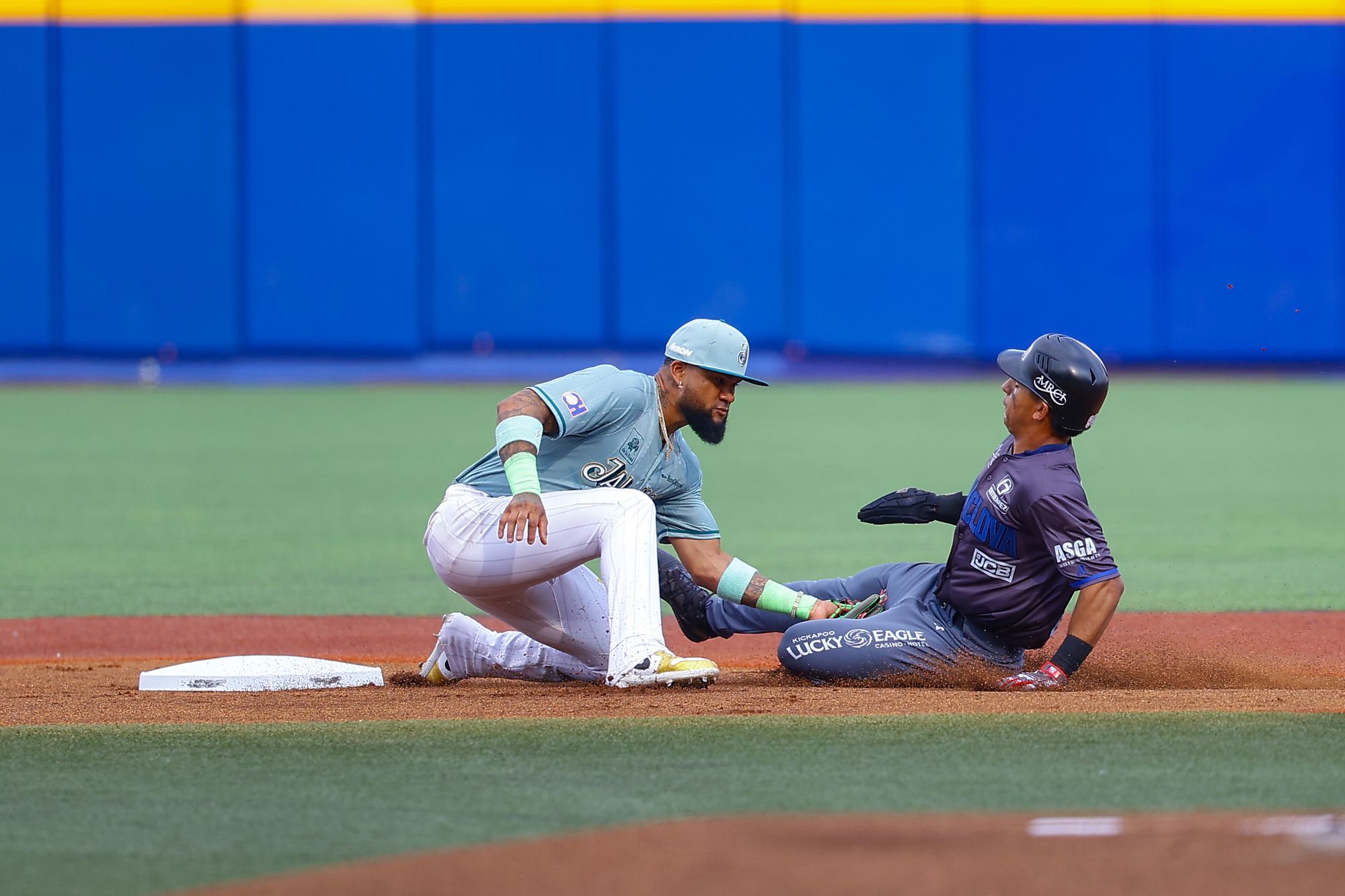 Charros cae en el cierre y escapa la serie ante Acereros