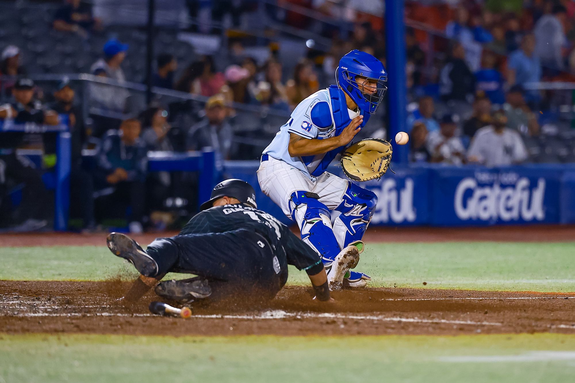 Escapa a Charros ‘limpia’ sobre Saltillo en el tercer juego