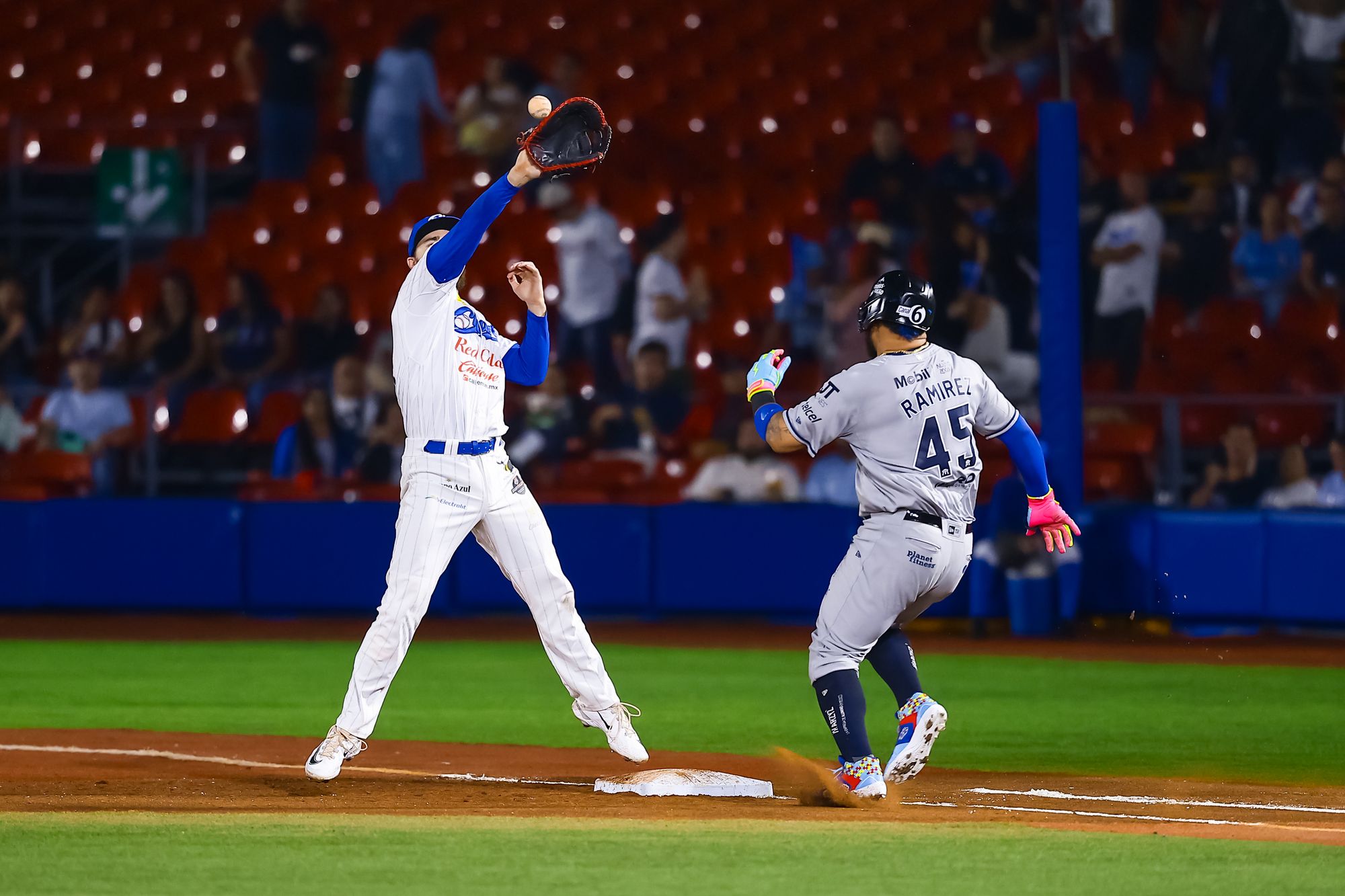 Sultanes se queda con el tercero en el Panamericano
