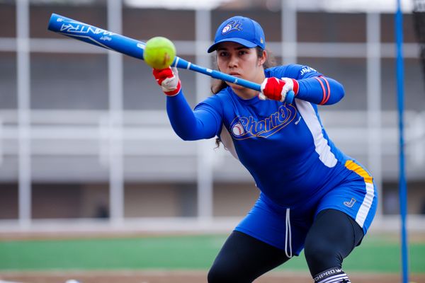 Vence Charros Softbol a Bravas de León en juego de preparación