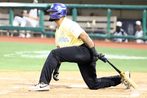 Barre Tecolotes a Charros en Laredo