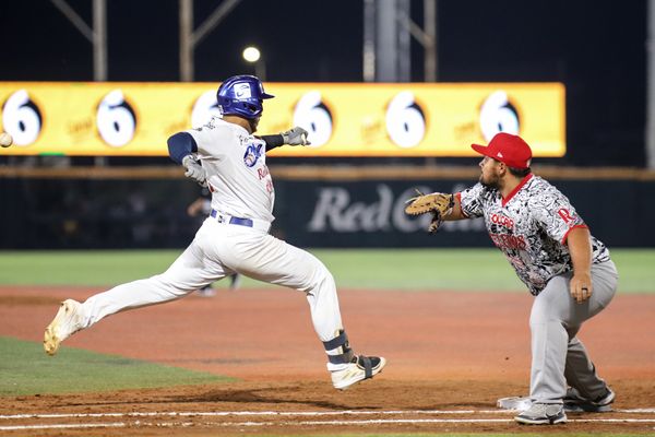 En extrainnings, Rieleros se lleva el primero ante Jalisco