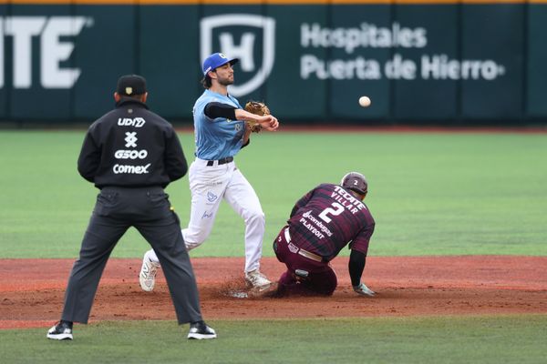 Lluvia apaga la inercia ‘albiazul’; Laguna se queda con el J4