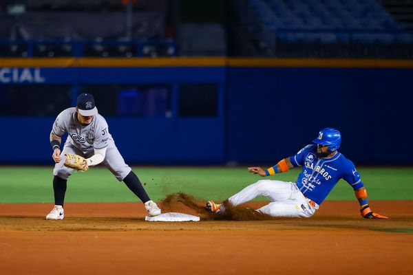 Sultanes madruga a Charros y pega primero en la serie