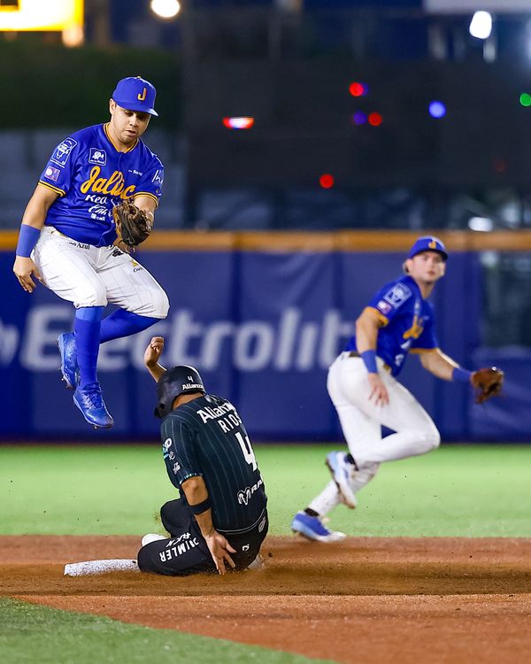 Pelean Charros, pero caen en el Juego 3 ante Saraperos